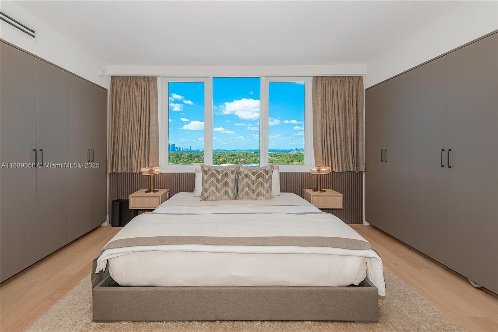 2301 Collins Ave # 1527, Miami Beach FL 33139 — 4