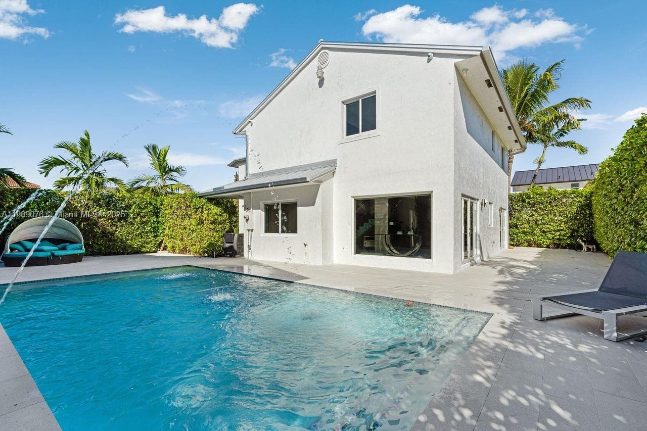 6763 SW 106 pl, Miami FL 33173 — 2
