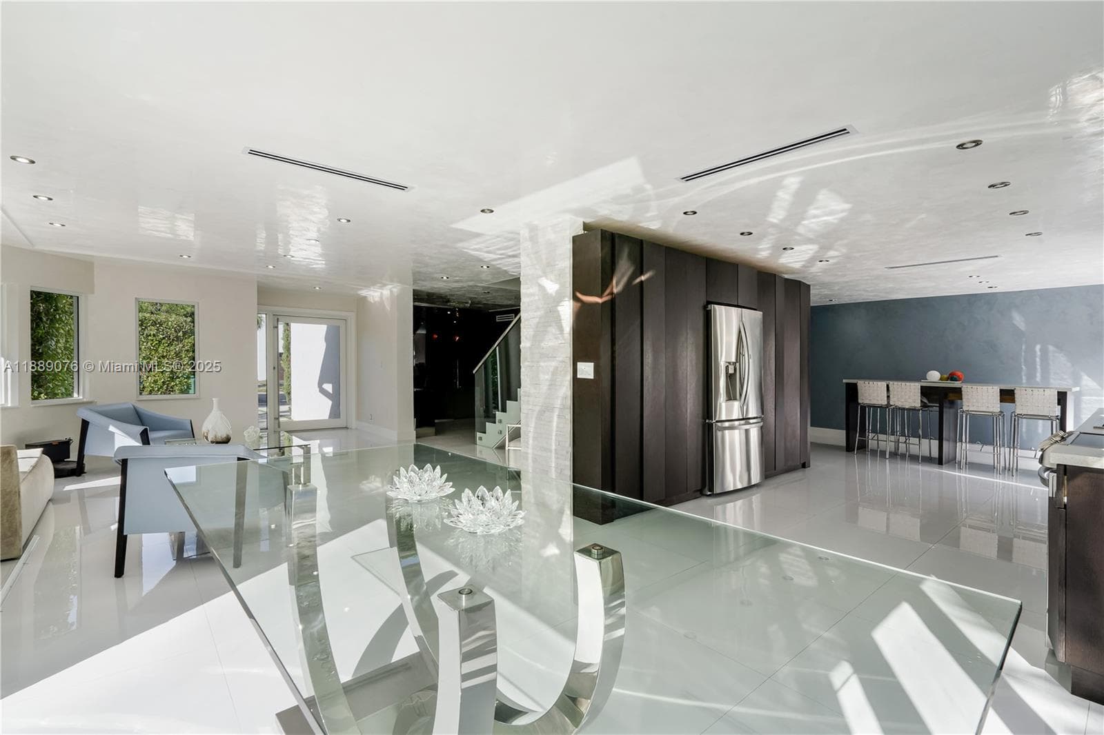 6763 SW 106 pl, Miami FL 33173 — 6