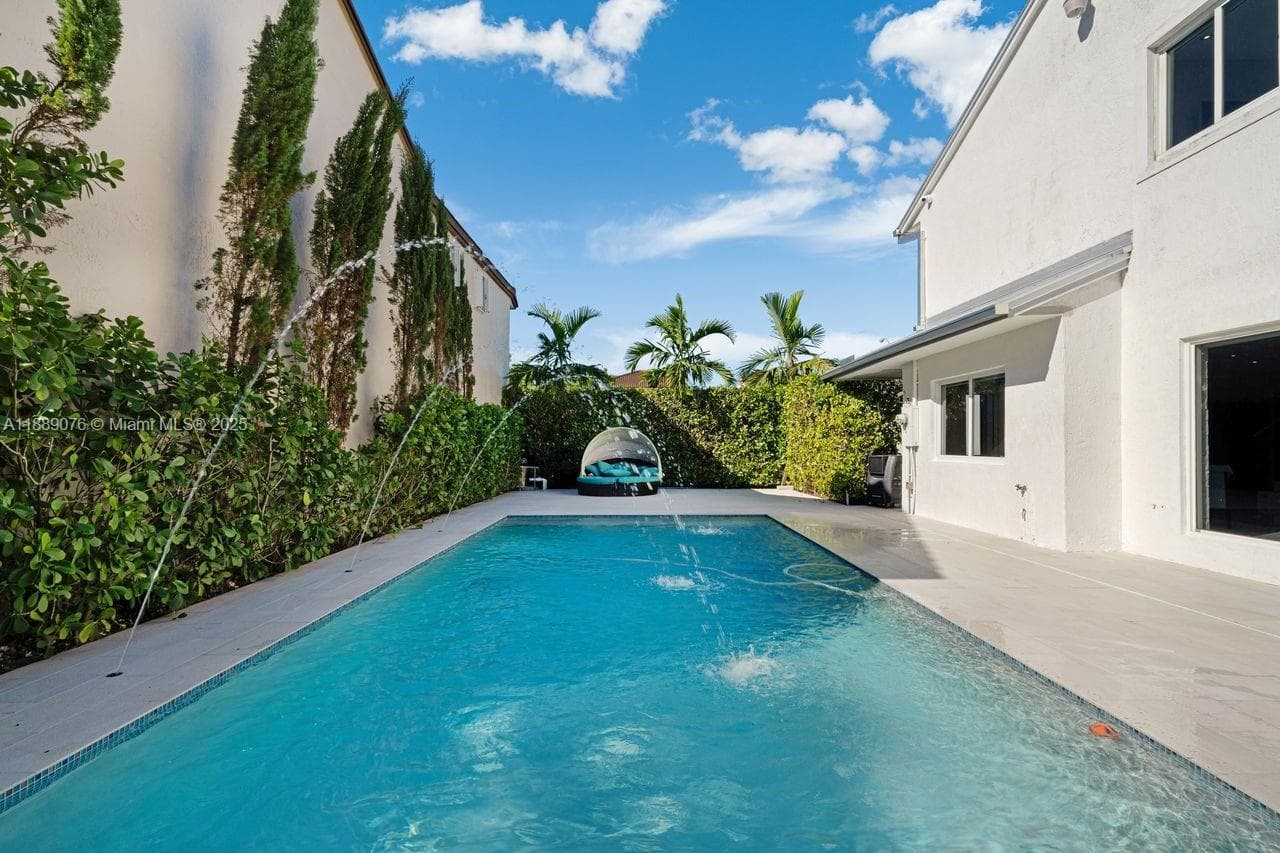 6763 SW 106 pl, Miami FL 33173 — 41