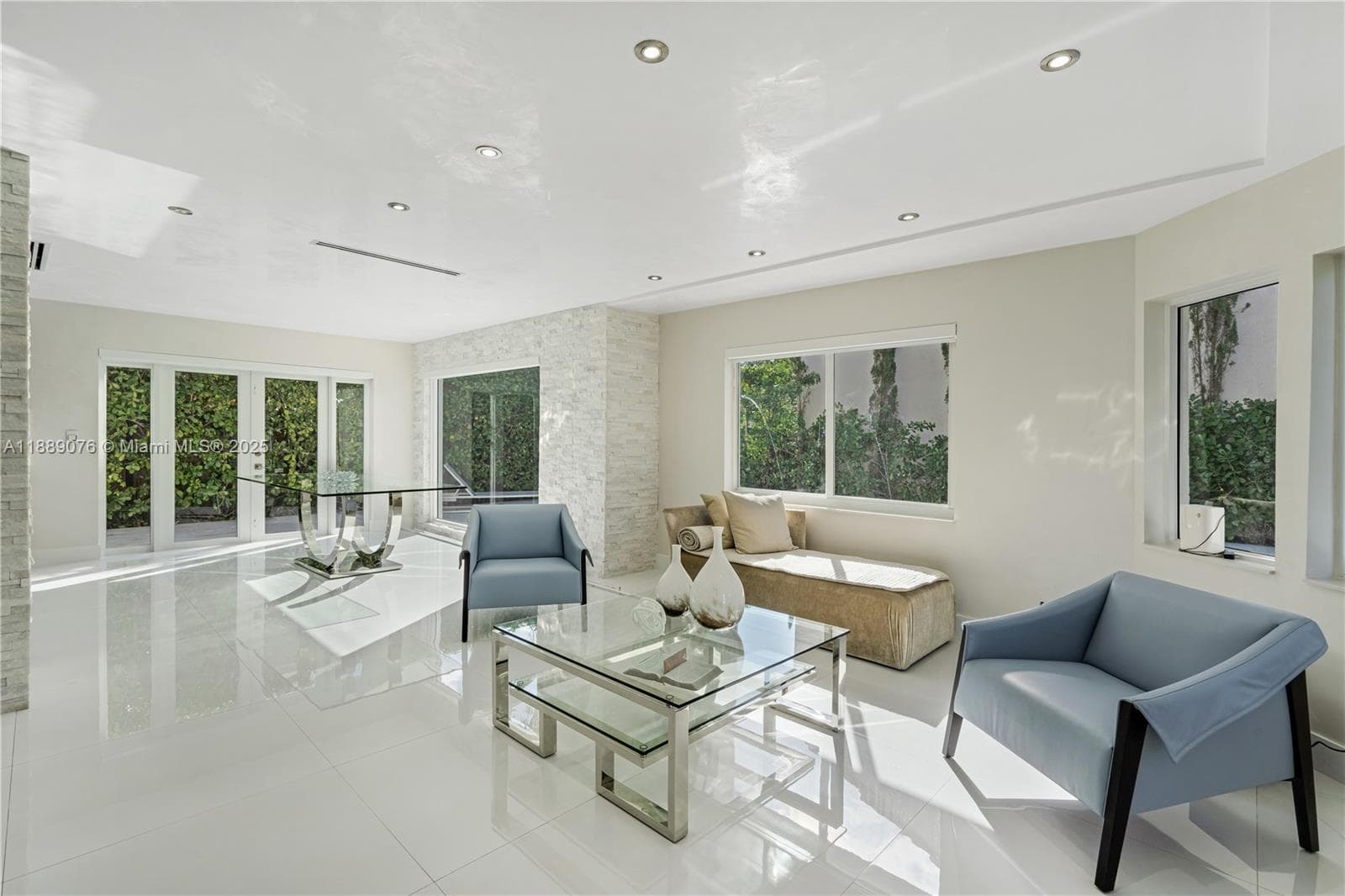 6763 SW 106 pl, Miami FL 33173 — 4
