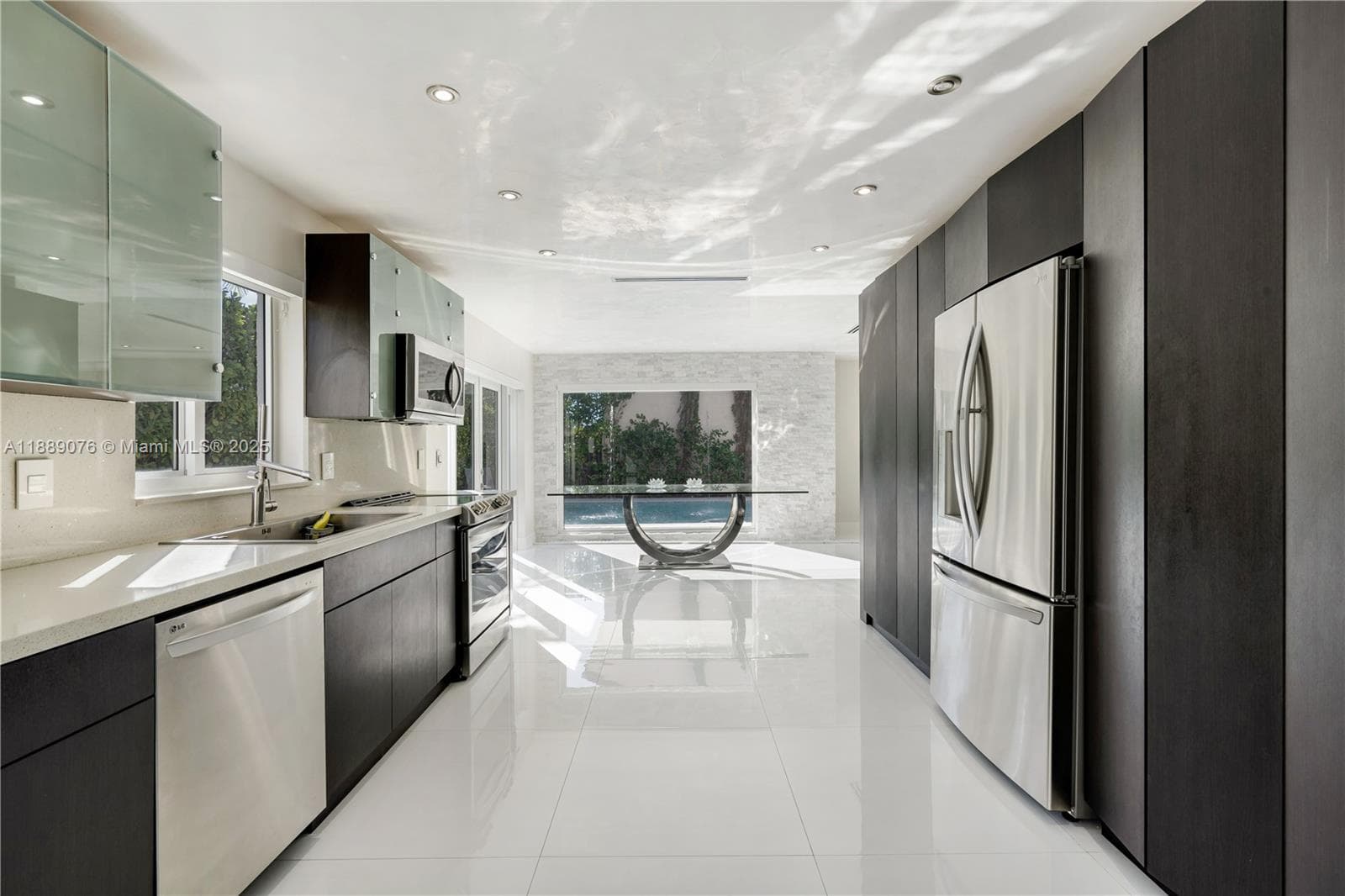 6763 SW 106 pl, Miami FL 33173 — 8