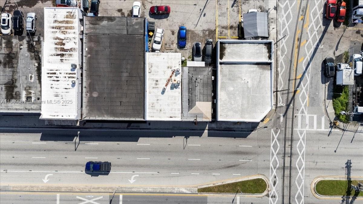 2313 NW 27th Ave, Miami FL 33142 — 23
