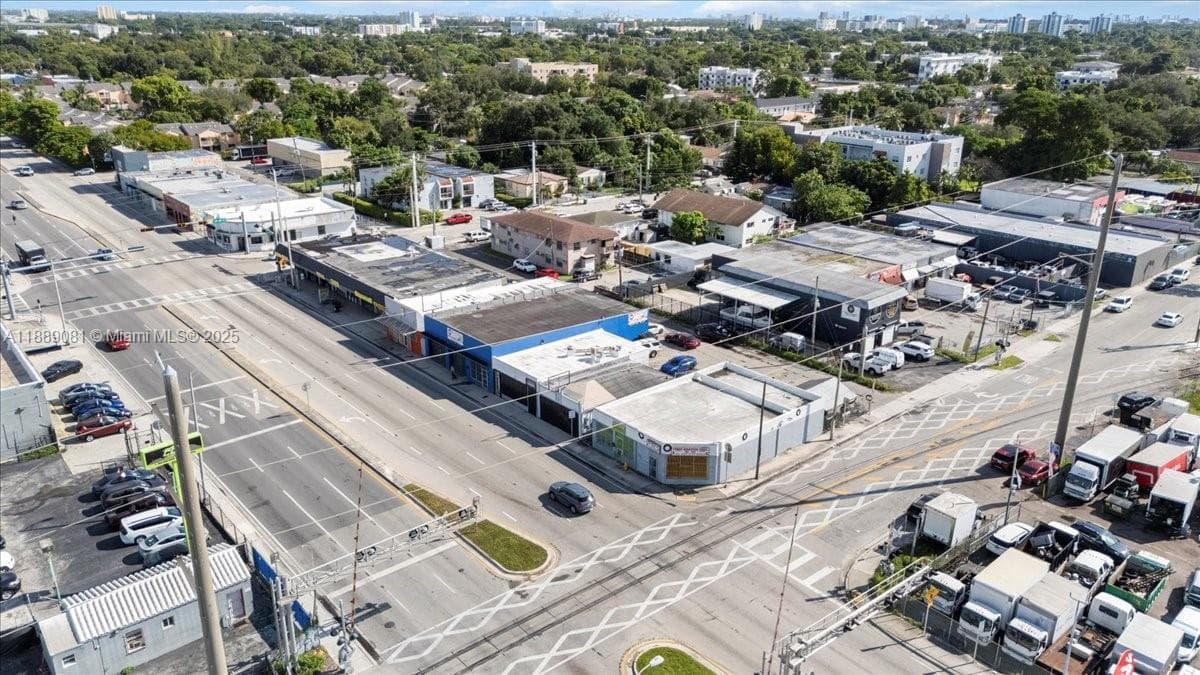2313 NW 27th Ave, Miami FL 33142 — 22