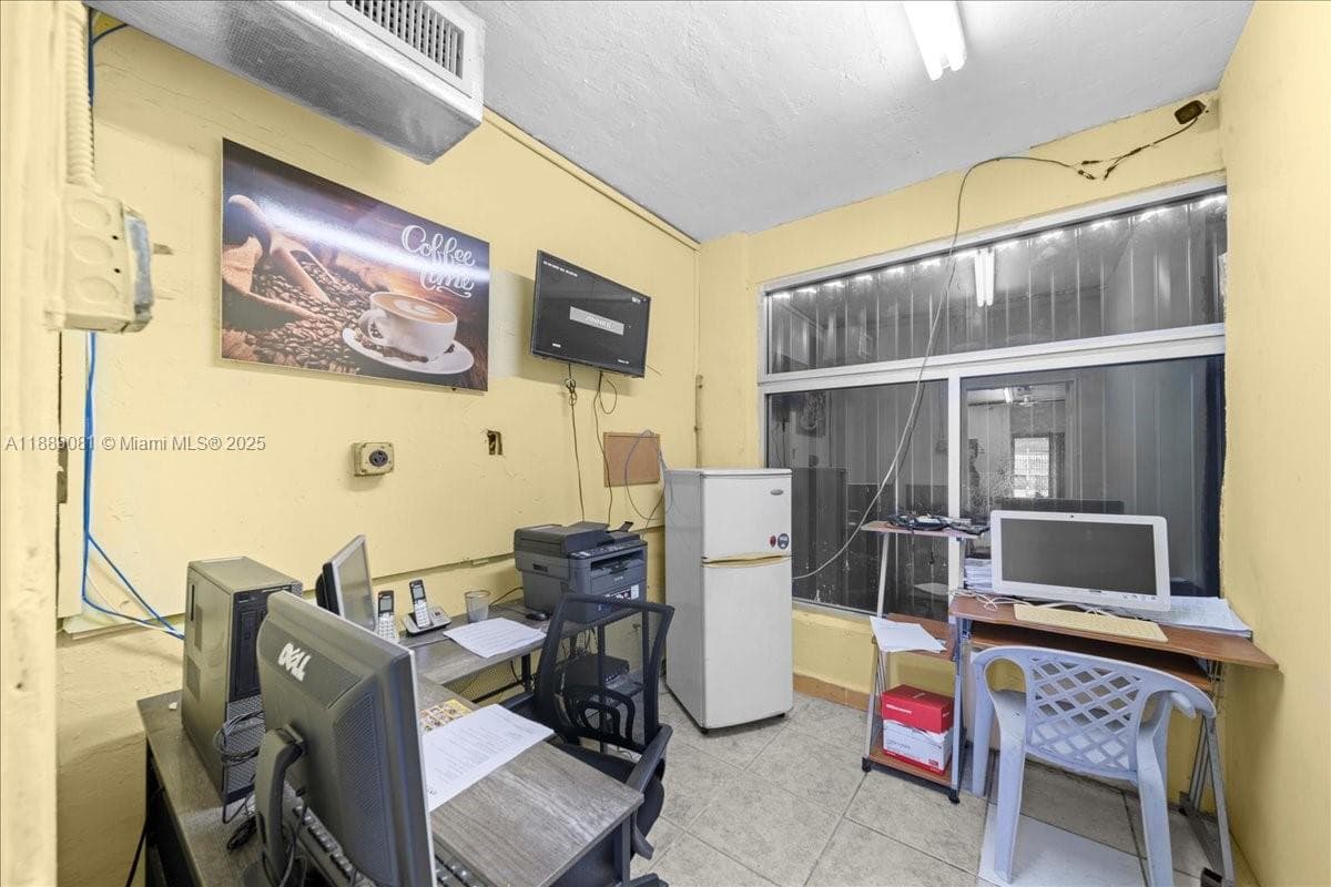 2313 NW 27th Ave, Miami FL 33142 — 10