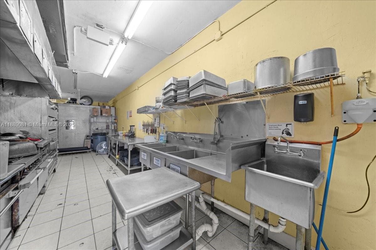 2313 NW 27th Ave, Miami FL 33142 — 15