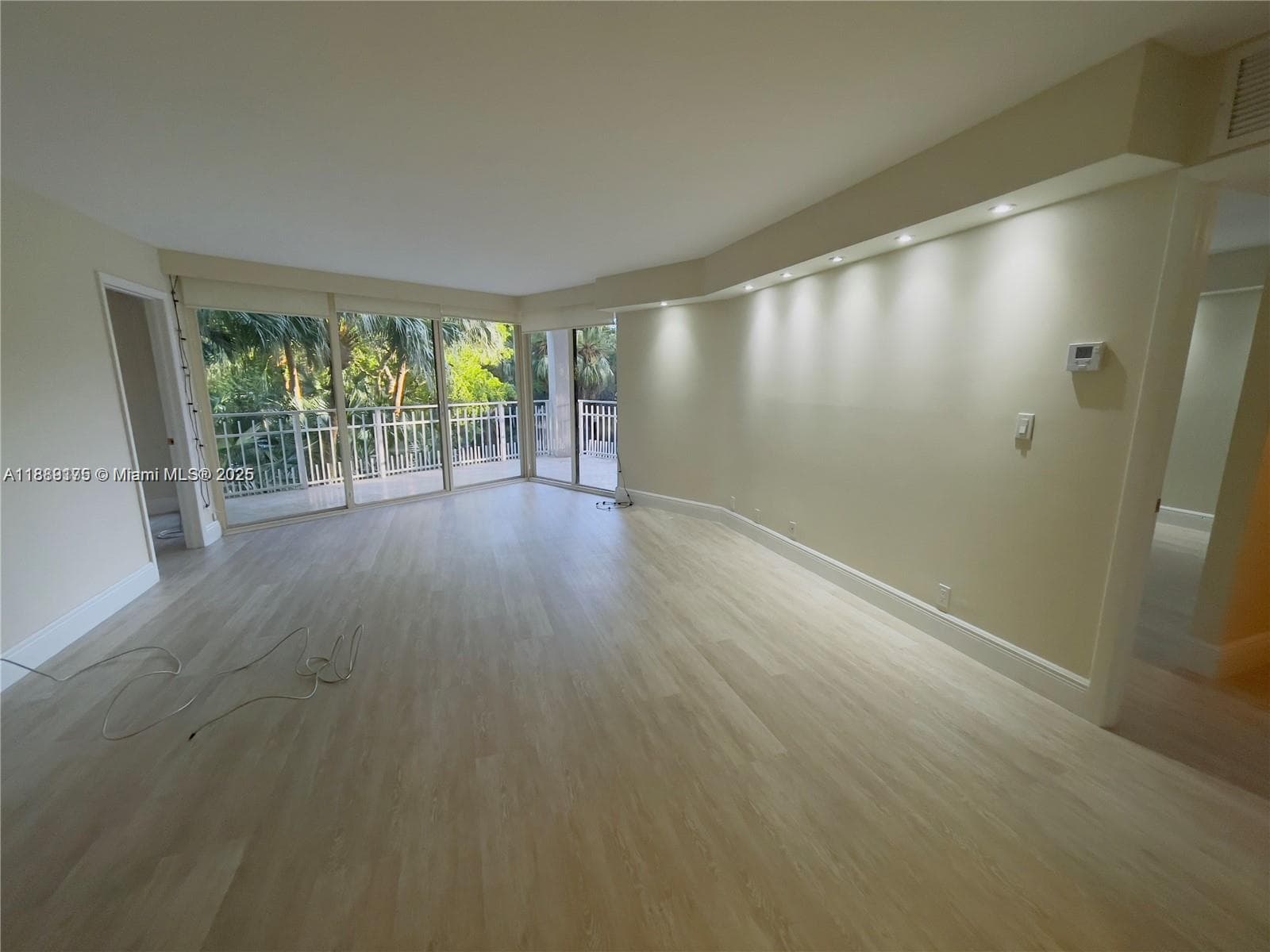 2000 Towerside # 309, Miami FL 33138 — 3