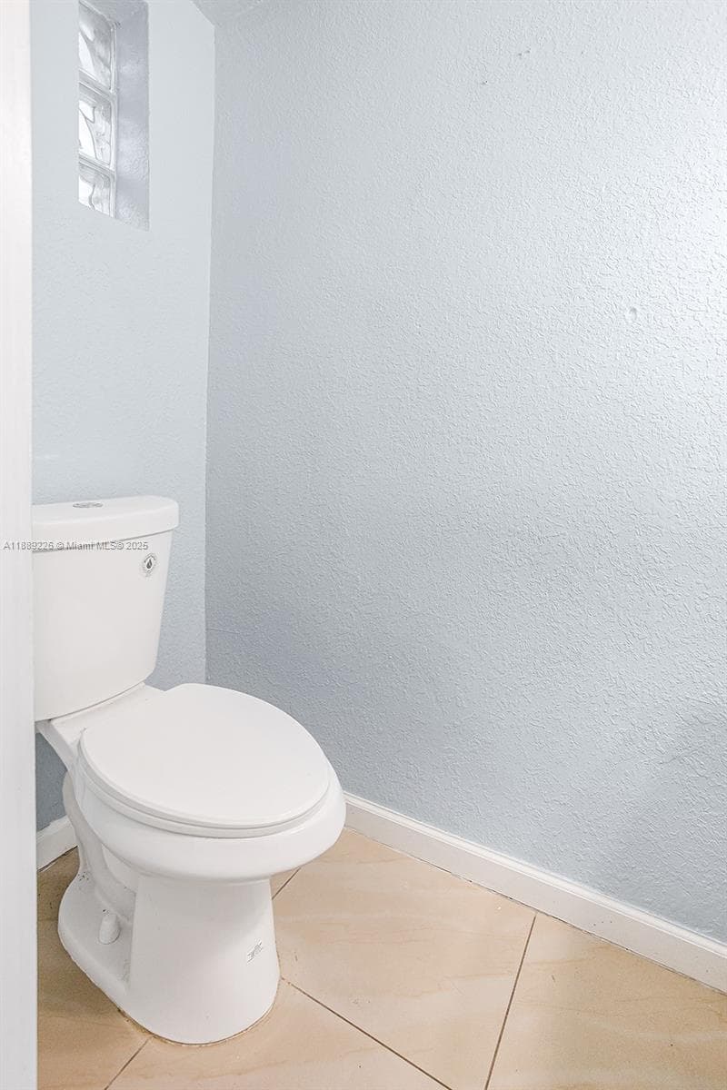 7000 W 15th Ct, Hialeah FL 33014 — 17
