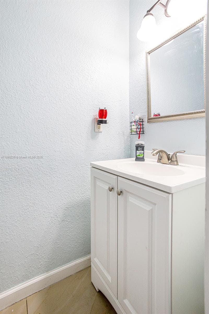 7000 W 15th Ct, Hialeah FL 33014 — 16