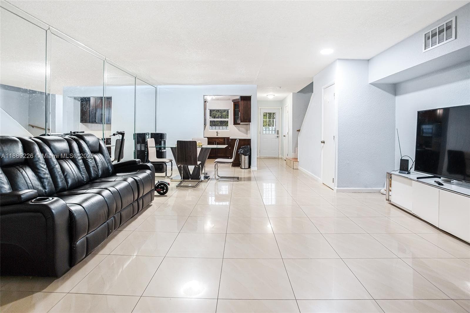 7000 W 15th Ct, Hialeah FL 33014 — 8