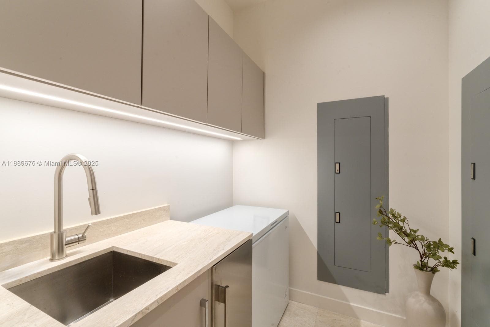 18501 Collins Ave # 2301, Sunny Isles Beach FL 33160 — 57