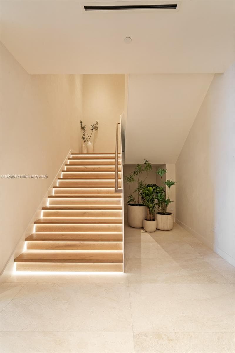 18501 Collins Ave # 2301, Sunny Isles Beach FL 33160 — 20