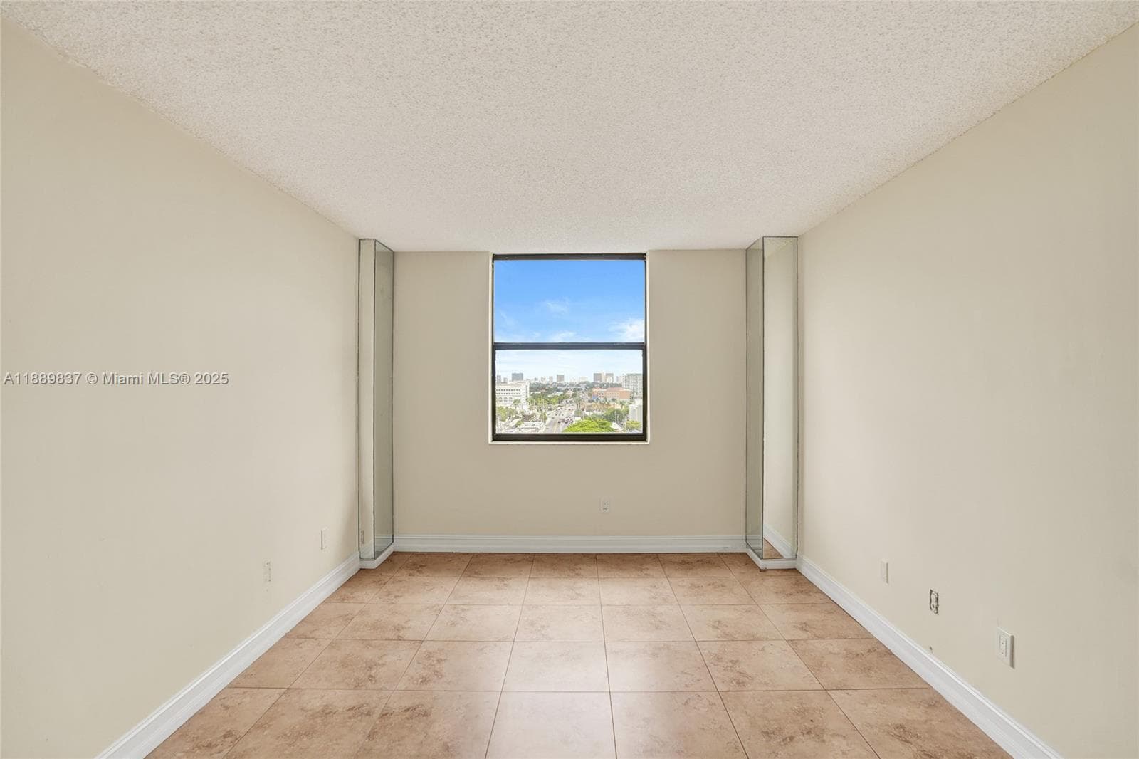 1470 NE 123rd St # A1213, North Miami FL 33161 — 24