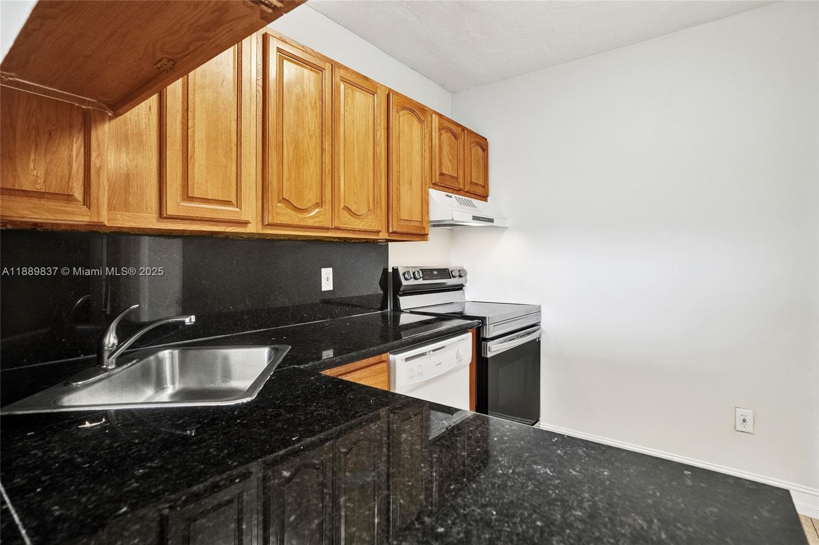 1470 NE 123rd St # A1213, North Miami FL 33161 — 33