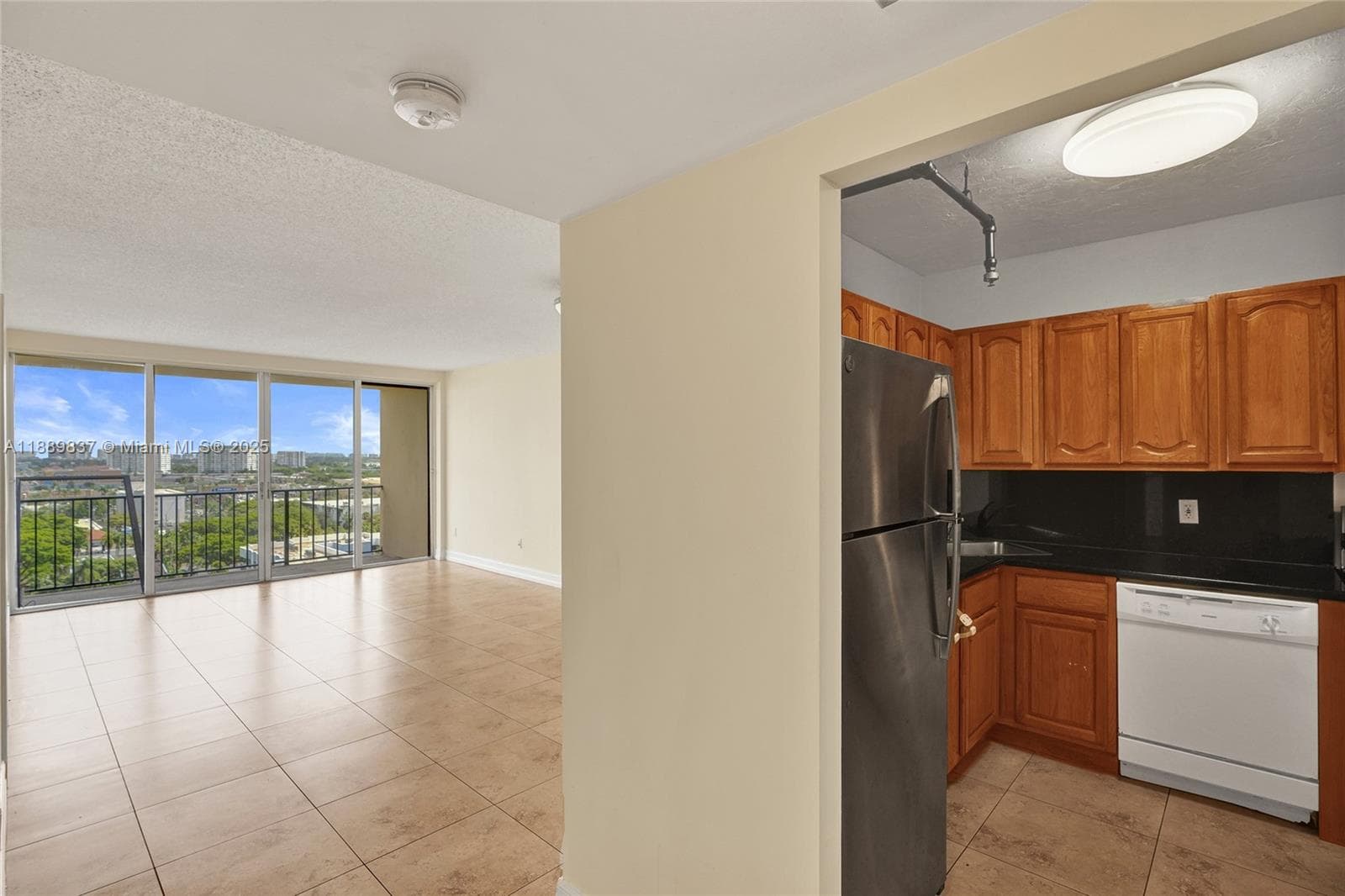 1470 NE 123rd St # A1213, North Miami FL 33161 — 35