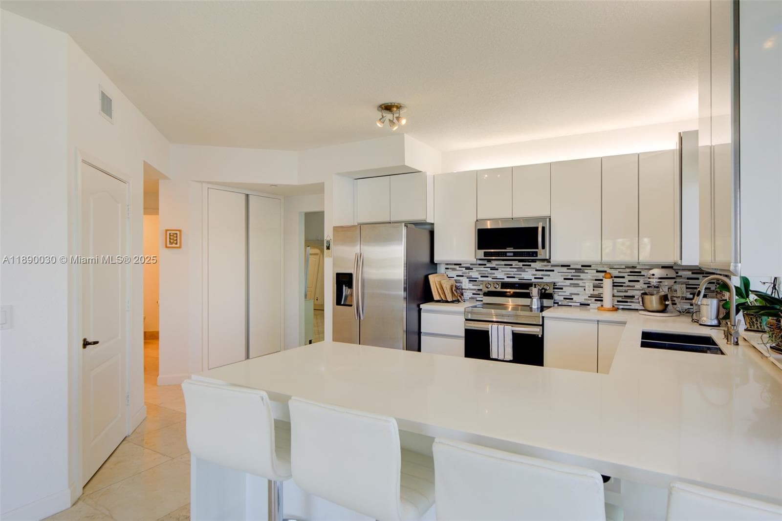10700 NW 66th St # 207, Doral FL 33178 — 18