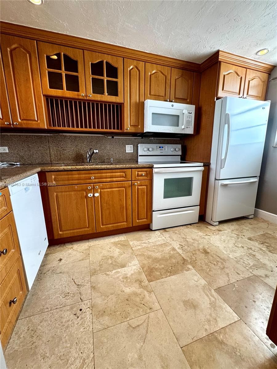 3545 NE 166th St # 805, North Miami Beach FL 33160 — 3