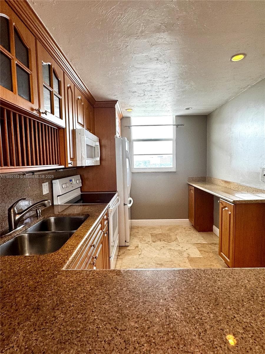 3545 NE 166th St # 805, North Miami Beach FL 33160 — 5