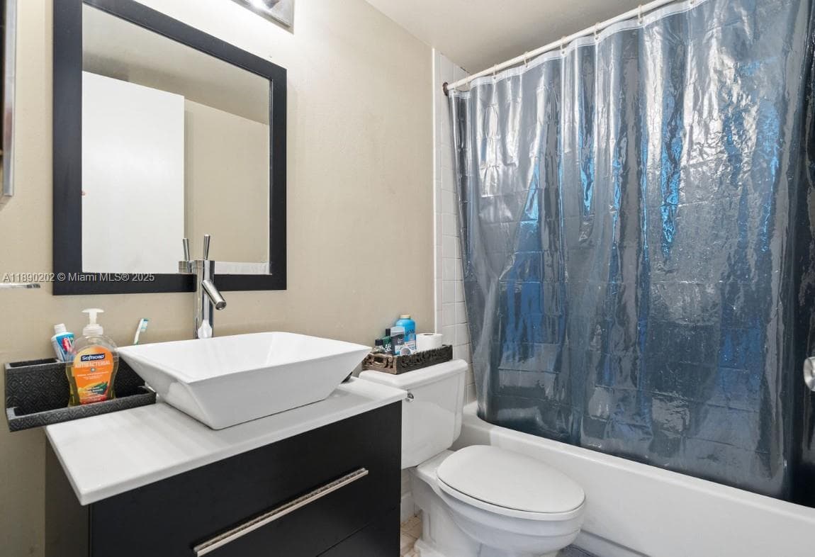 800 N Miami Ave # 209, Miami FL 33136 — 9