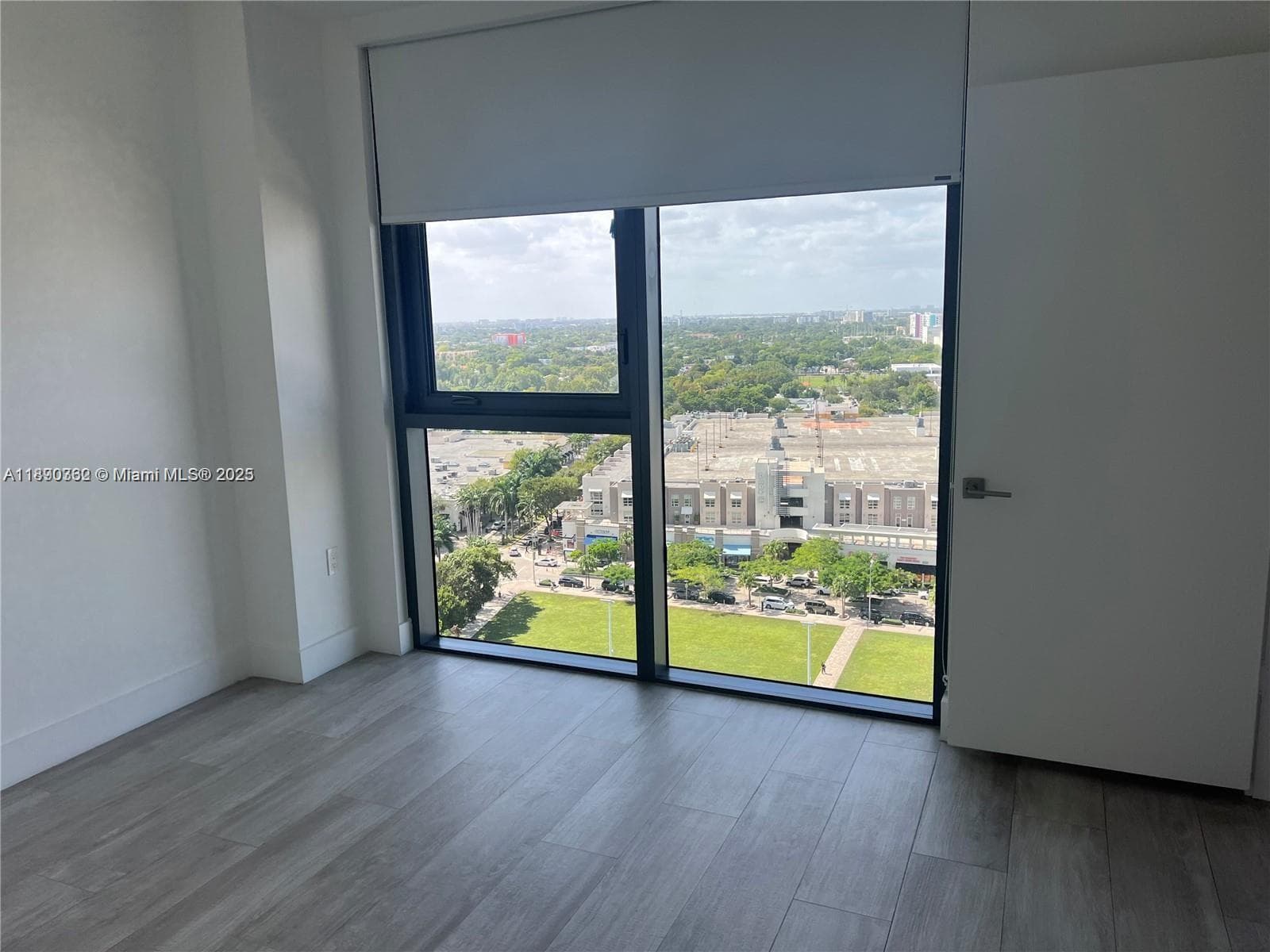 121 NE 34th St # 1610, Miami FL 33137 — 13