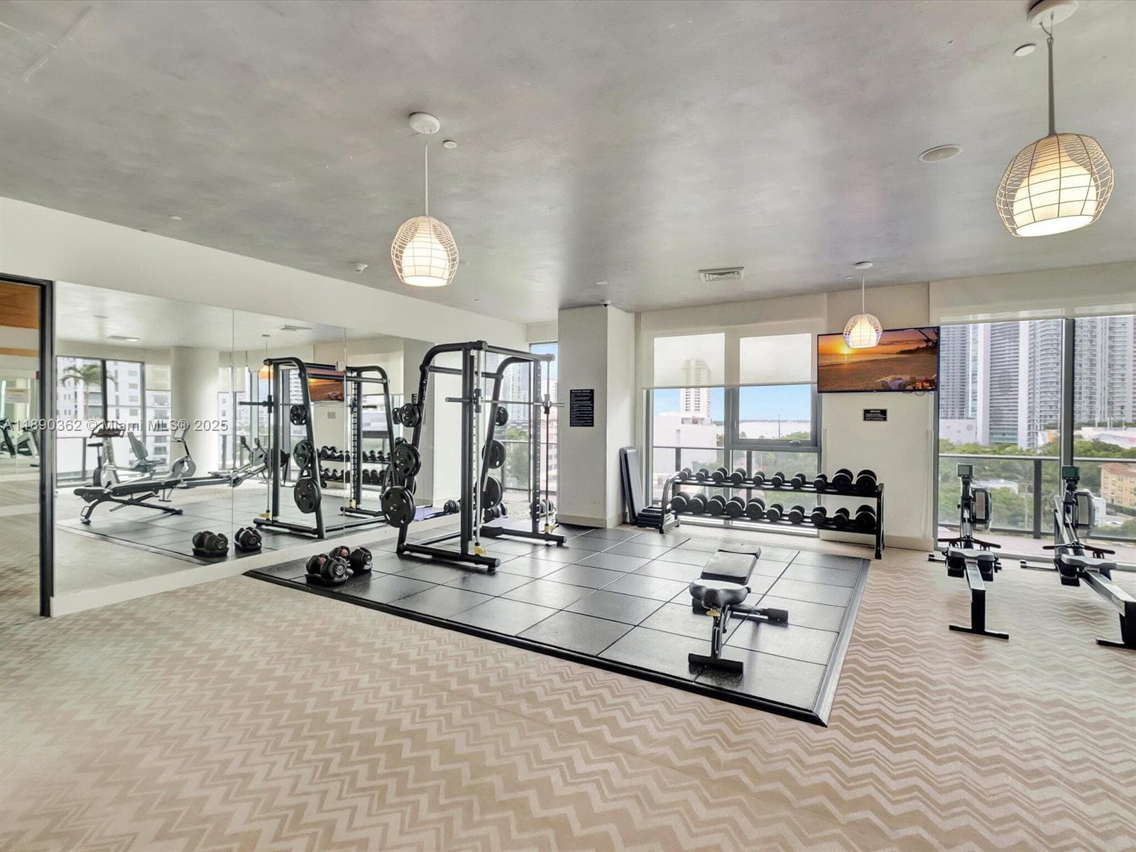 121 NE 34th St # 1610, Miami FL 33137 — 33