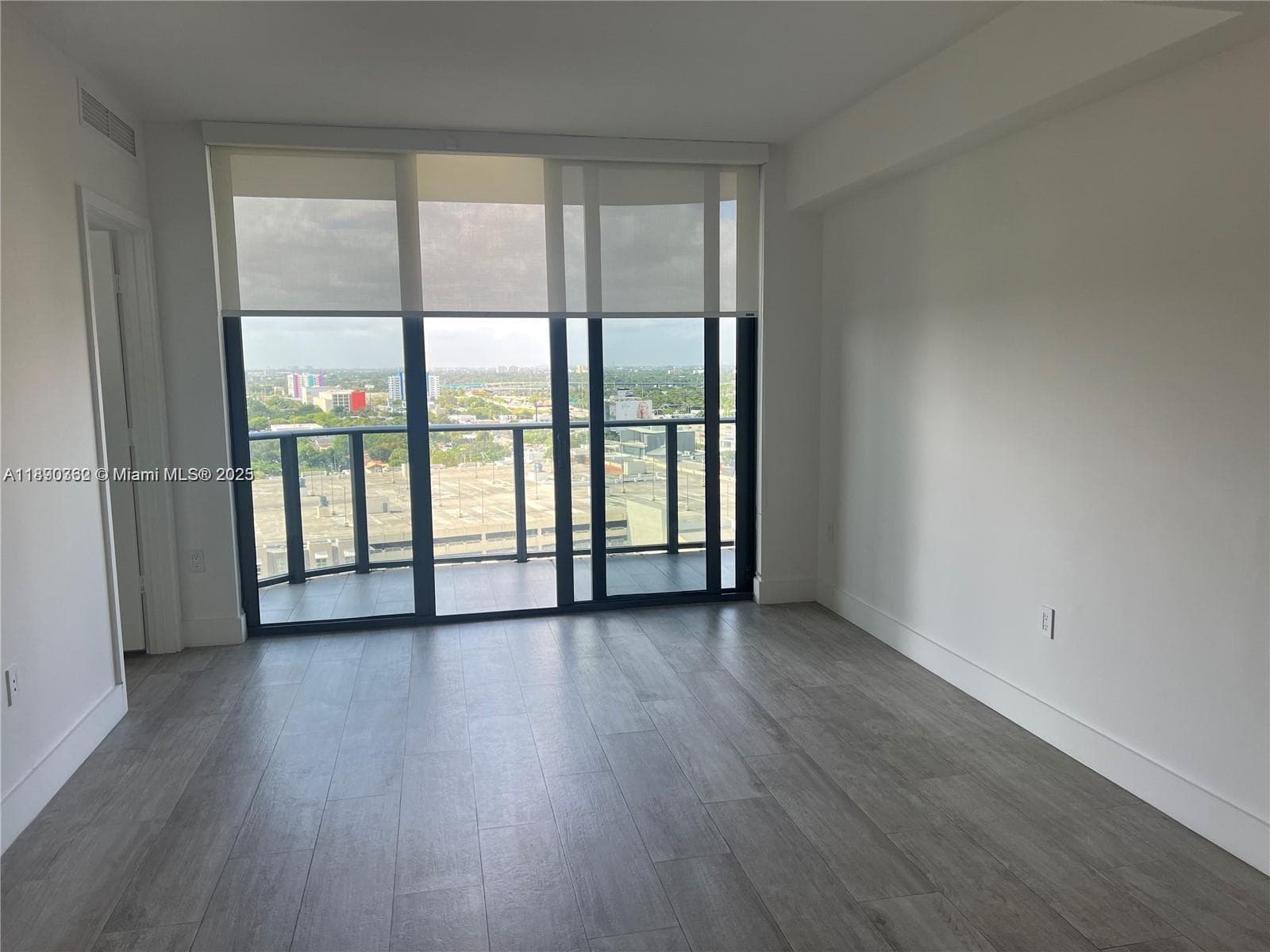 121 NE 34th St # 1610, Miami FL 33137 — 11