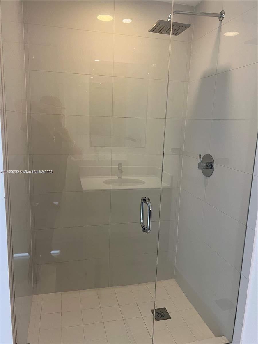 121 NE 34th St # 1610, Miami FL 33137 — 19