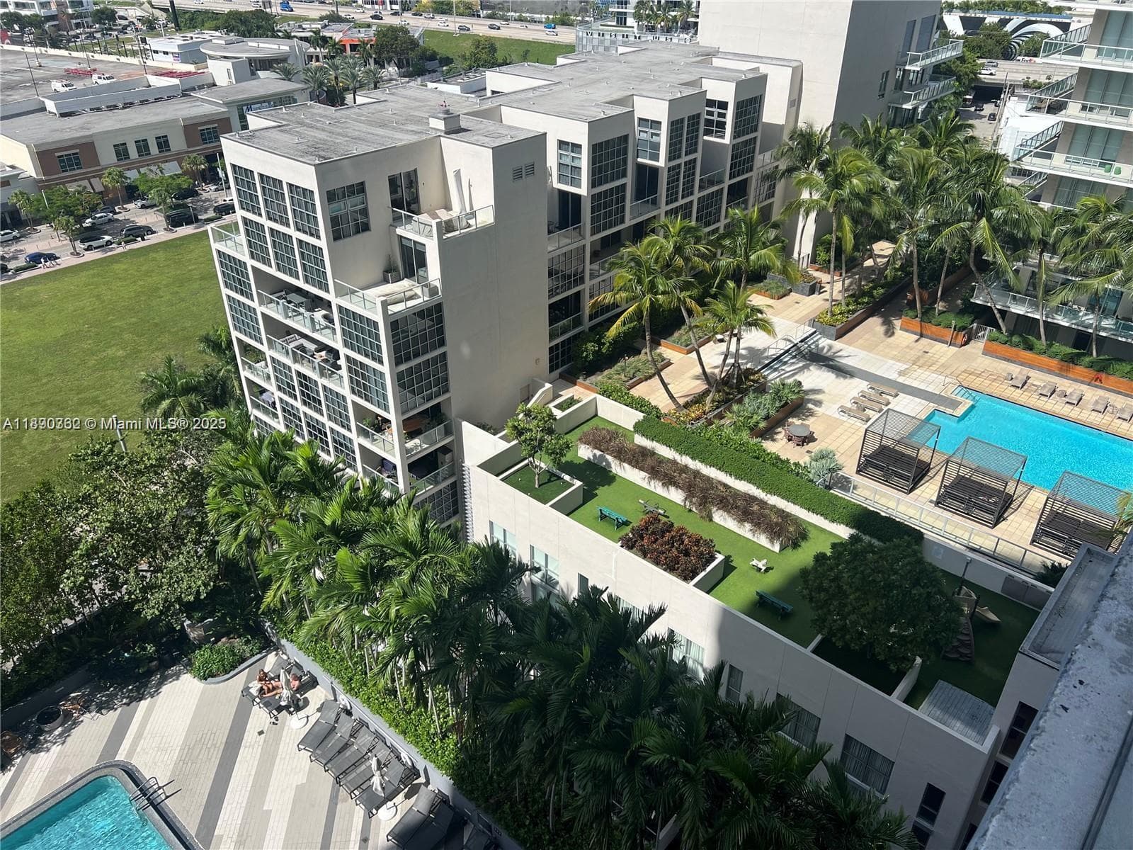 121 NE 34th St # 1610, Miami FL 33137 — 25