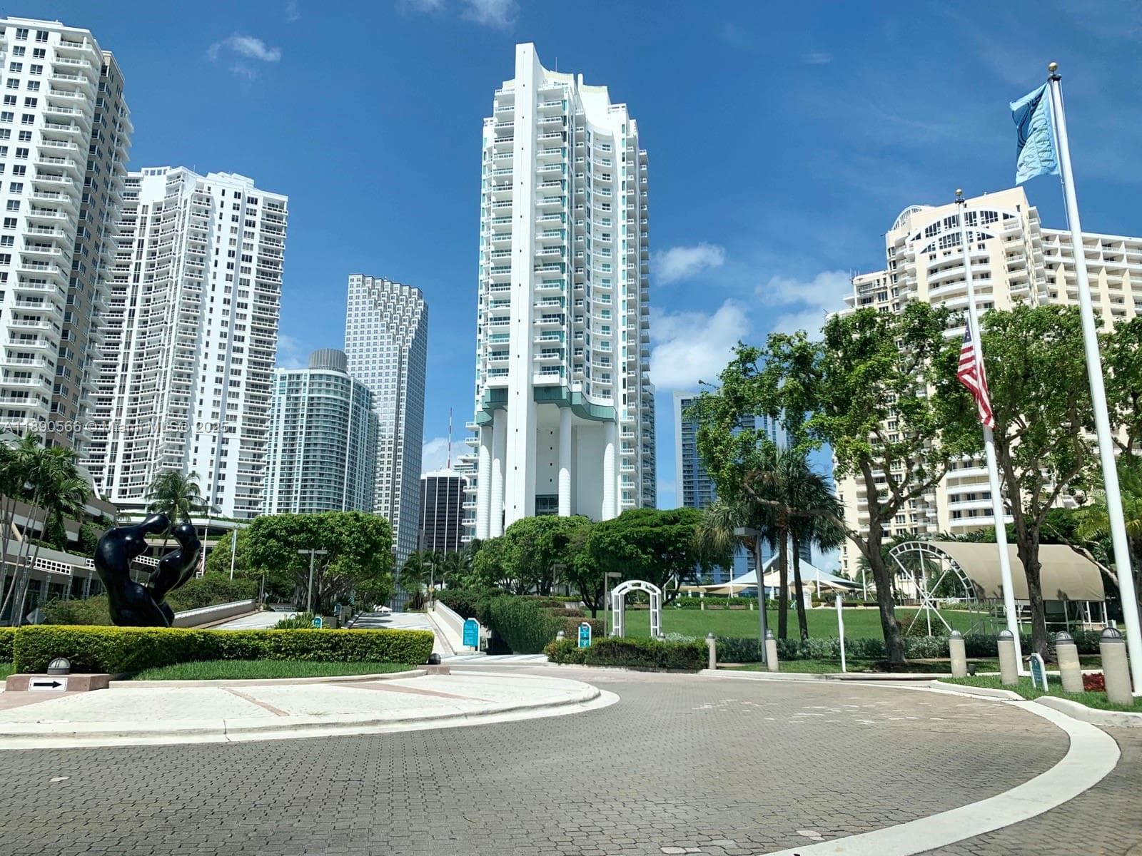 900 Brickell Key Blvd # 2204, Miami FL 33131 — 27