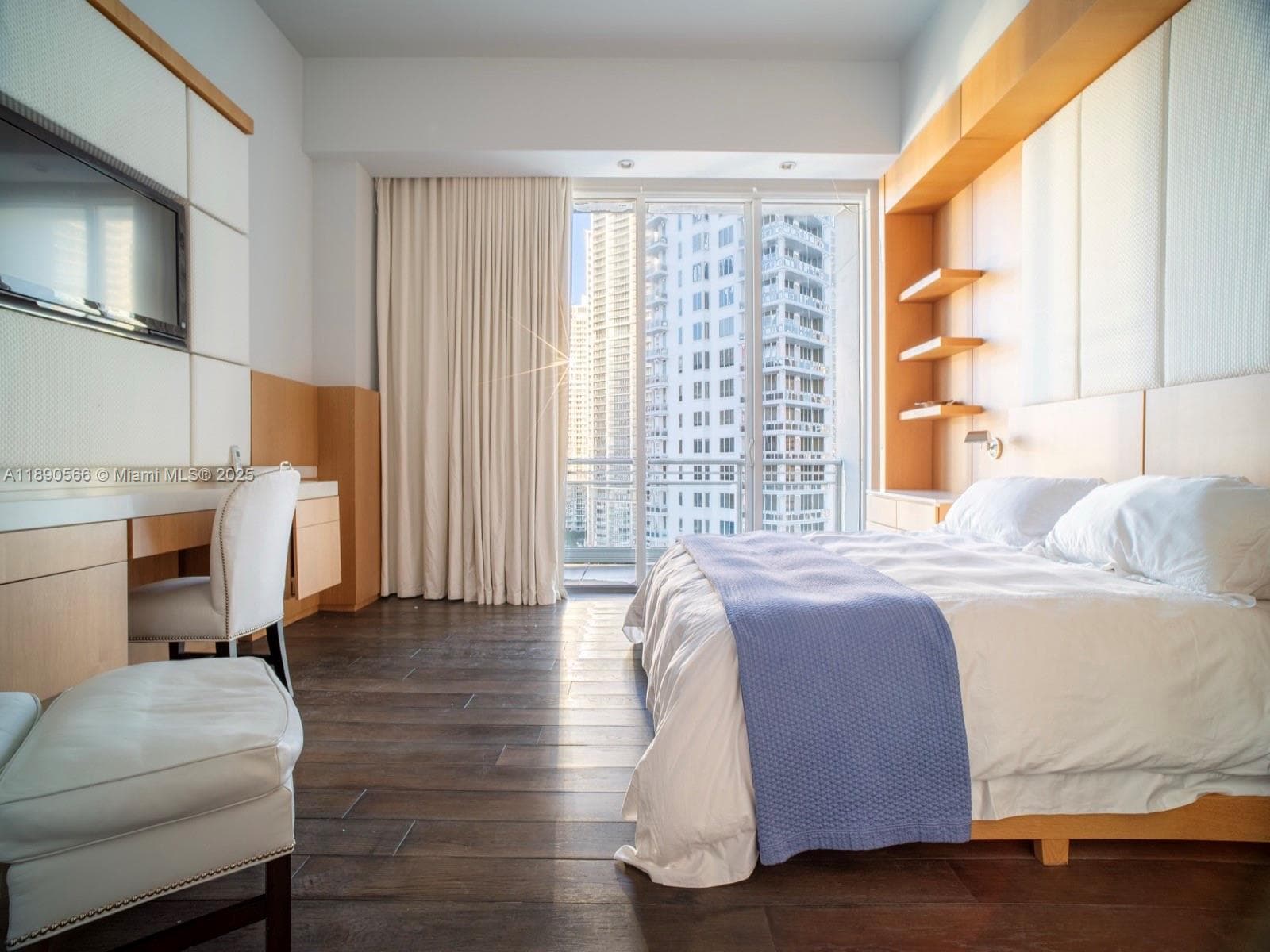 900 Brickell Key Blvd # 2204, Miami FL 33131 — 13