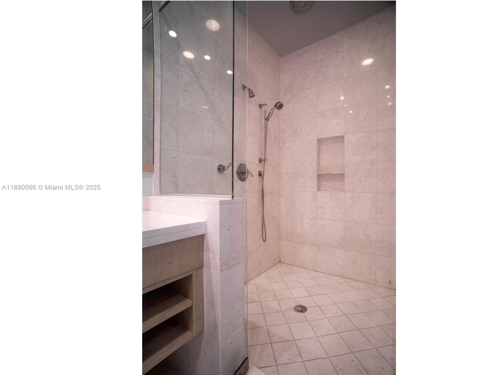 900 Brickell Key Blvd # 2204, Miami FL 33131 — 16