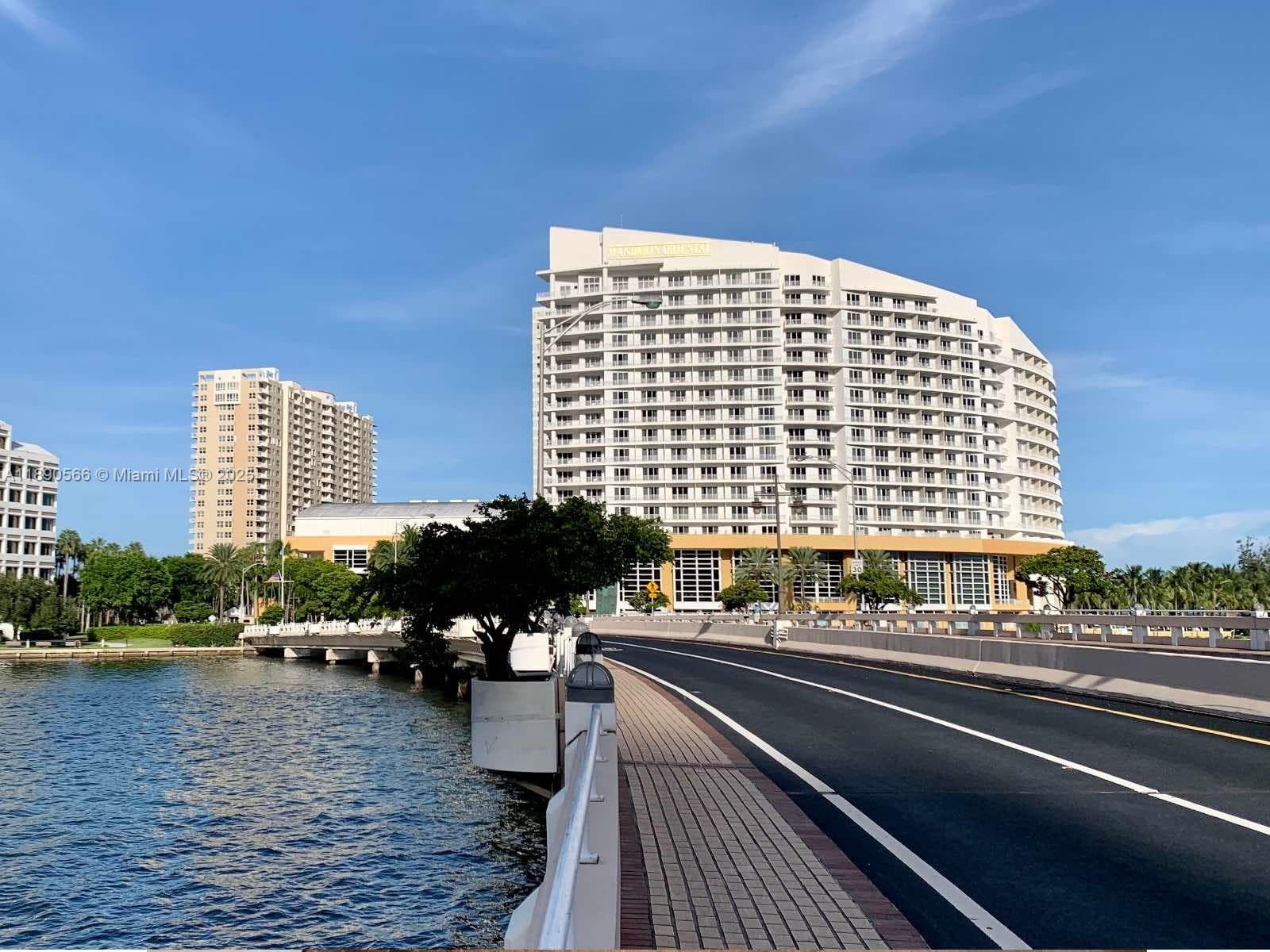900 Brickell Key Blvd # 2204, Miami FL 33131 — 26