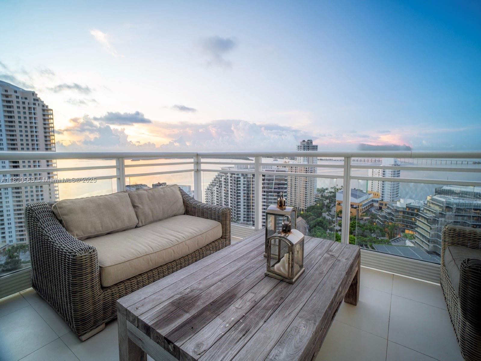 900 Brickell Key Blvd # 2204, Miami FL 33131 — 3