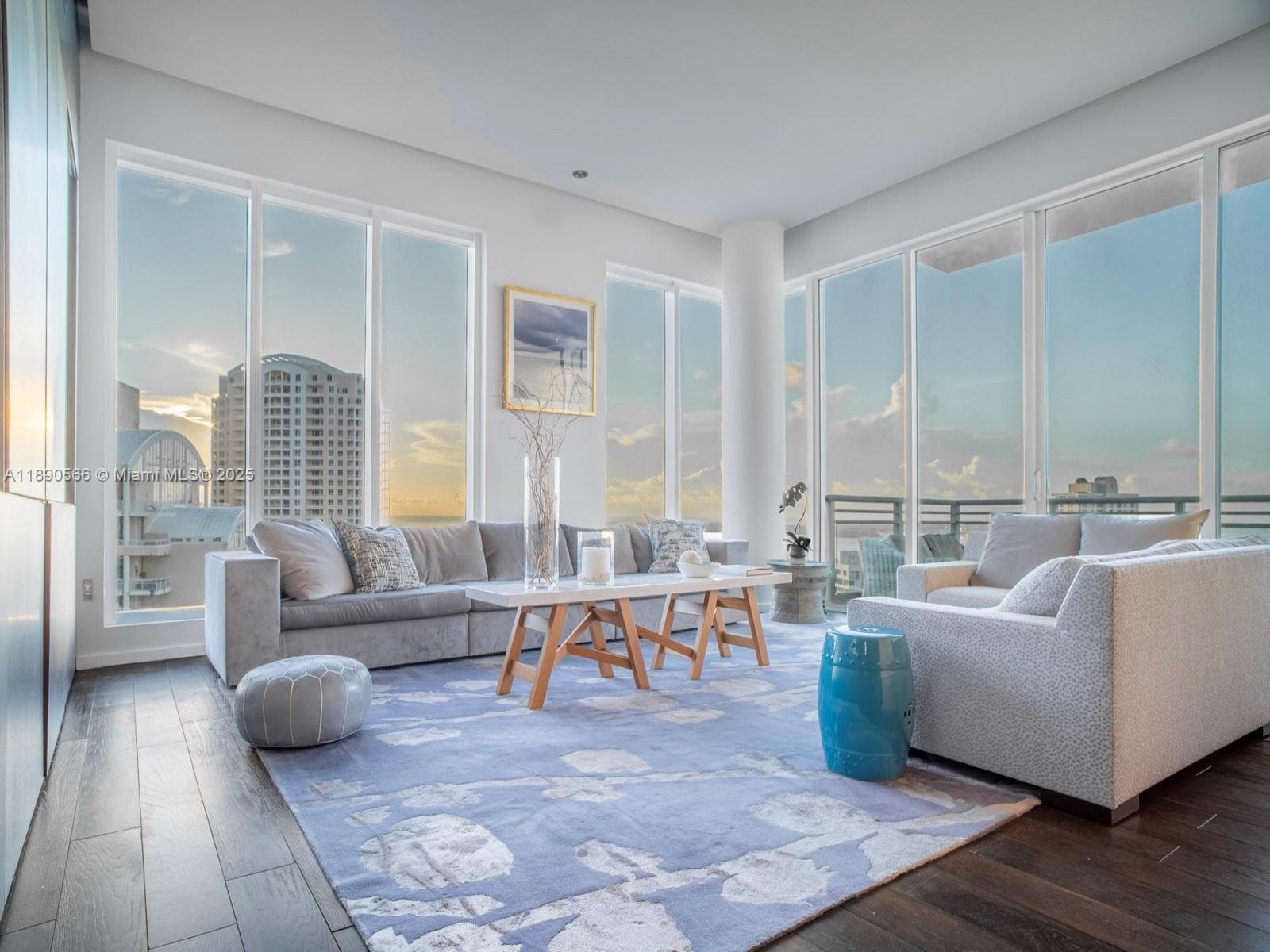 900 Brickell Key Blvd # 2204, Miami FL 33131 — 1