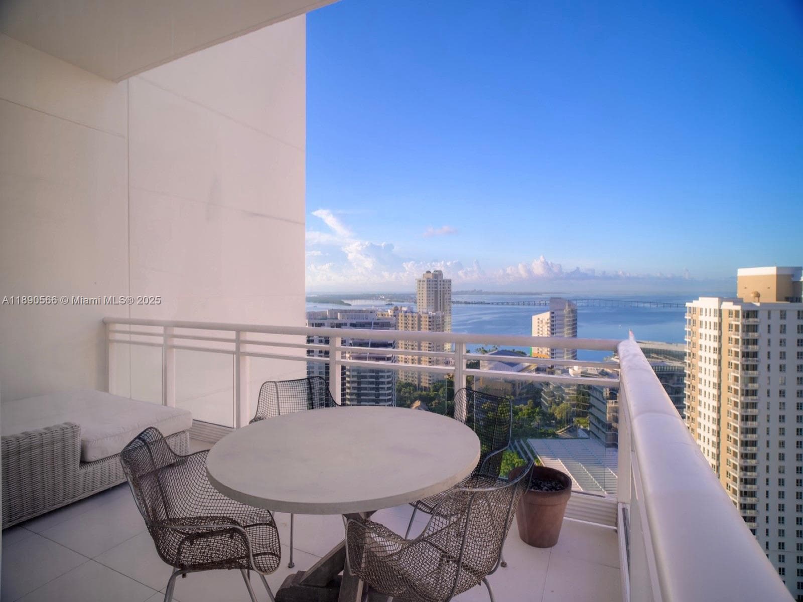 900 Brickell Key Blvd # 2204, Miami FL 33131 — 9