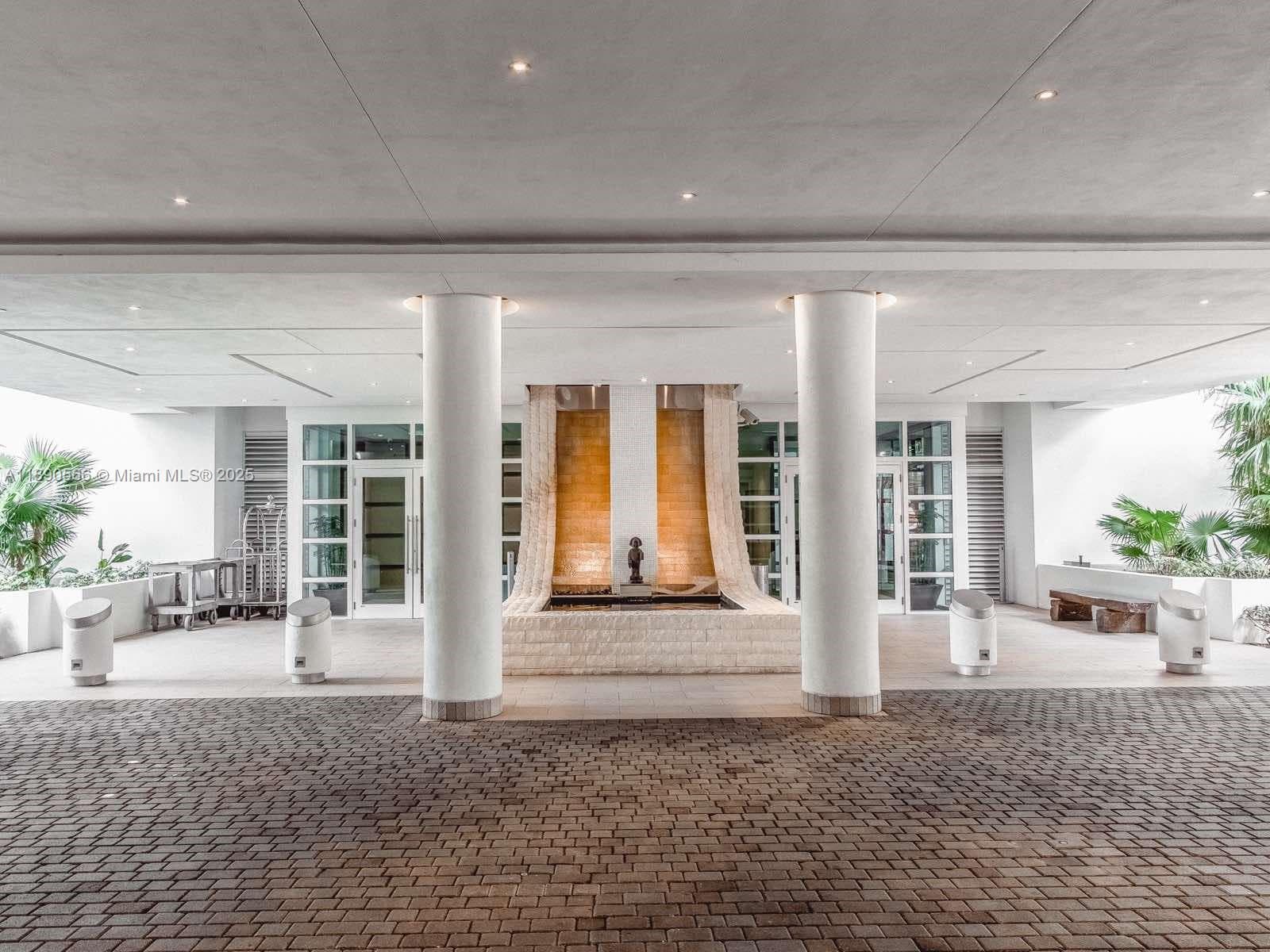900 Brickell Key Blvd # 2204, Miami FL 33131 — 30
