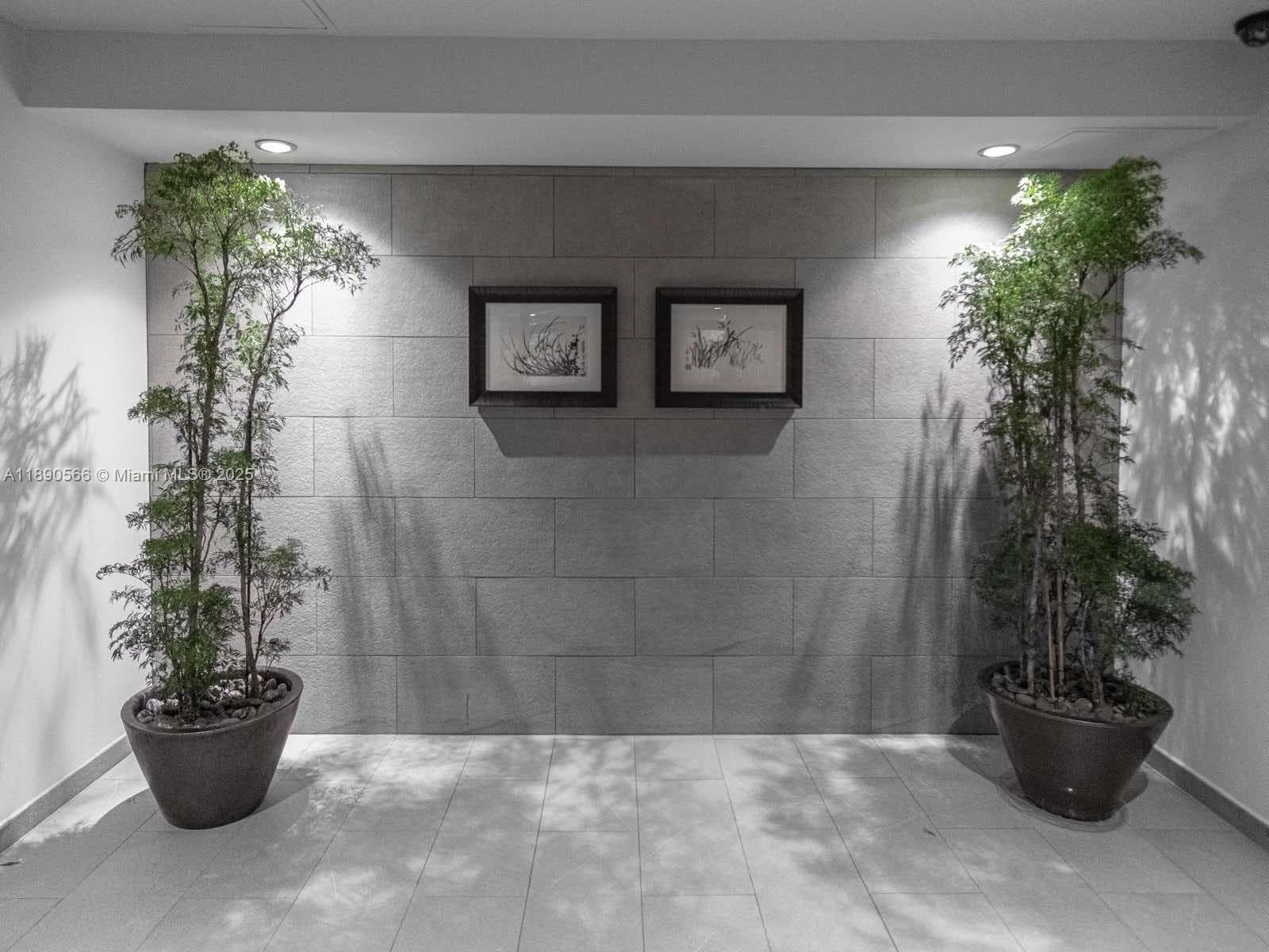 900 Brickell Key Blvd # 2204, Miami FL 33131 — 34