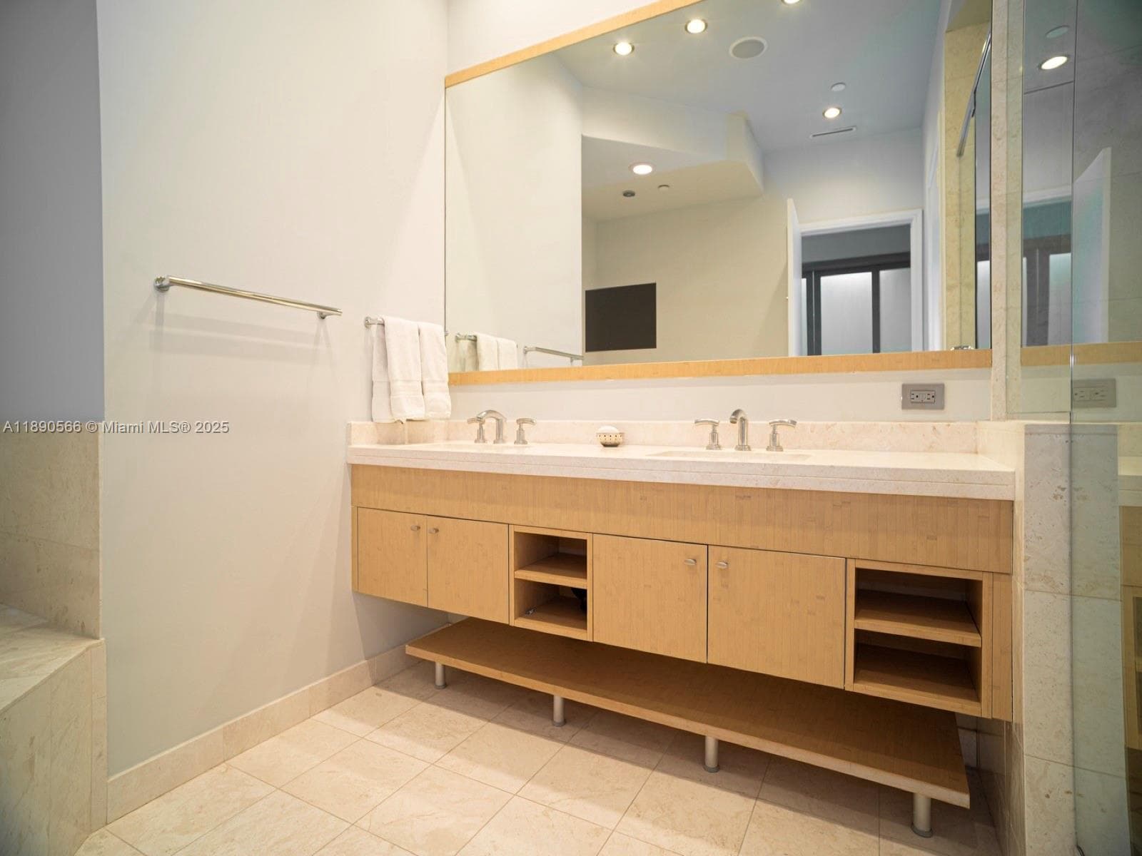 900 Brickell Key Blvd # 2204, Miami FL 33131 — 15