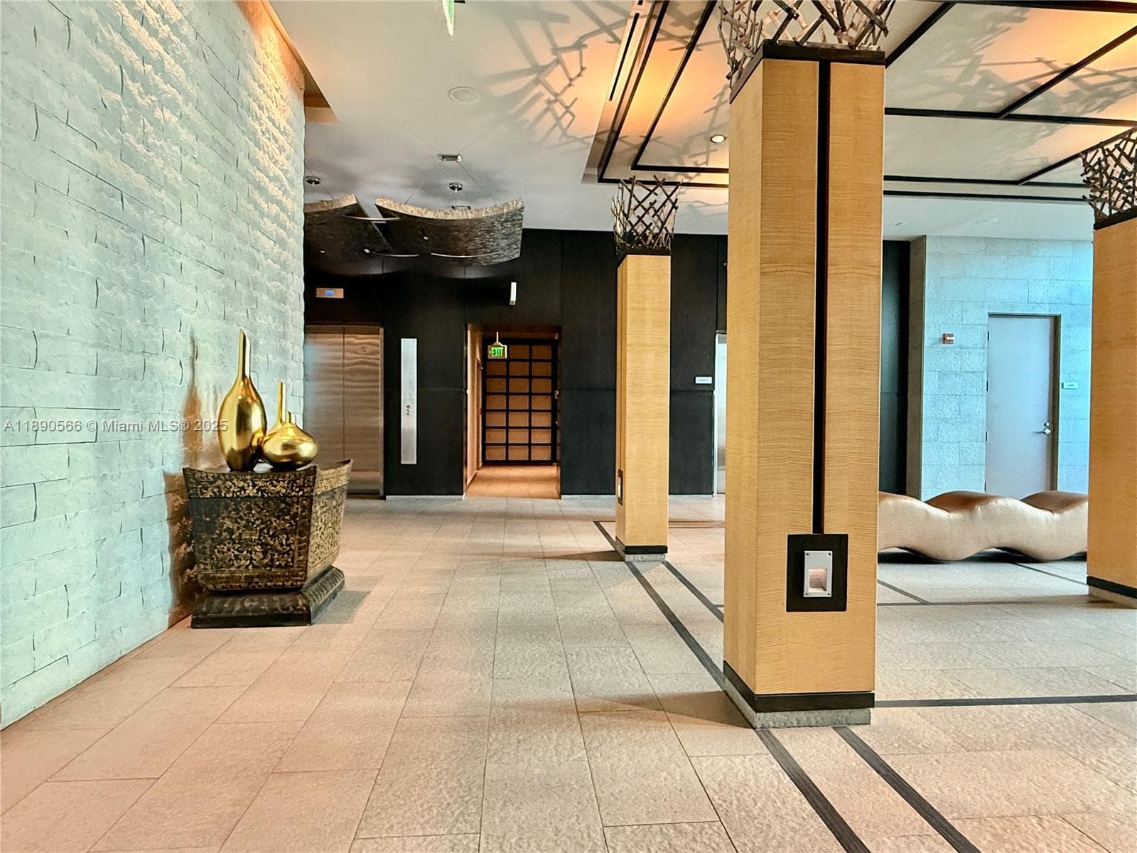 900 Brickell Key Blvd # 2204, Miami FL 33131 — 31