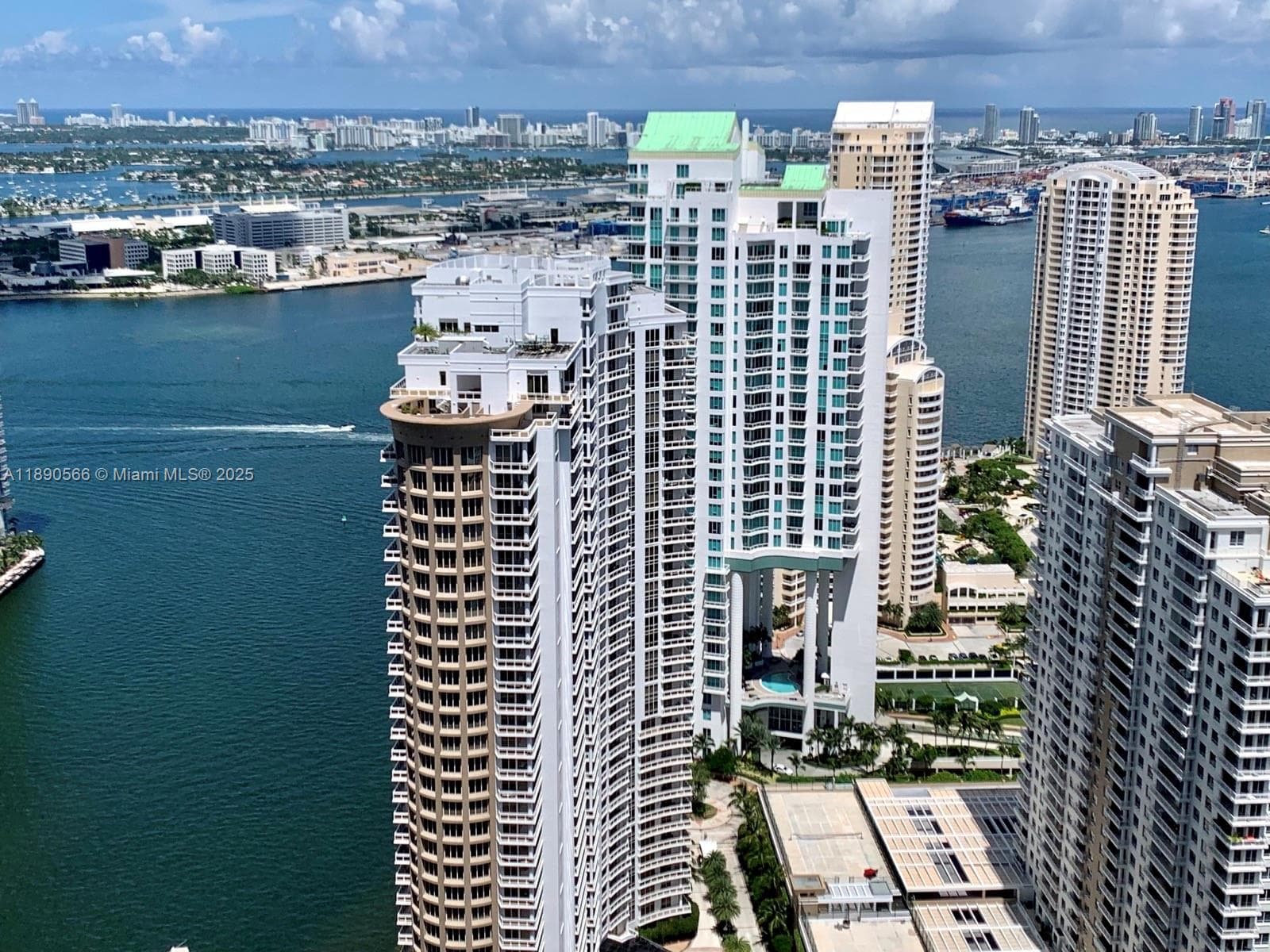 900 Brickell Key Blvd # 2204, Miami FL 33131 — 25