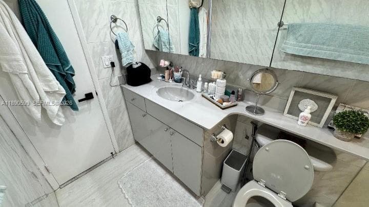 5005 Collins Ave # 322, Miami Beach FL 33140 — 9