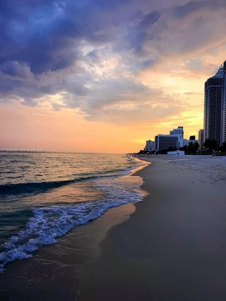 5005 Collins Ave # 322, Miami Beach FL 33140 — 15