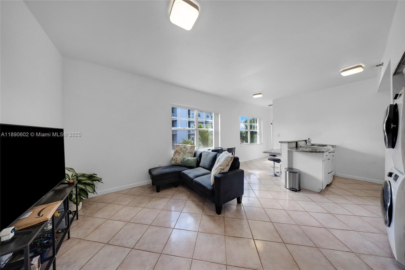 1255 Pennsylvania Ave # 307, Miami Beach FL 33139 — 3