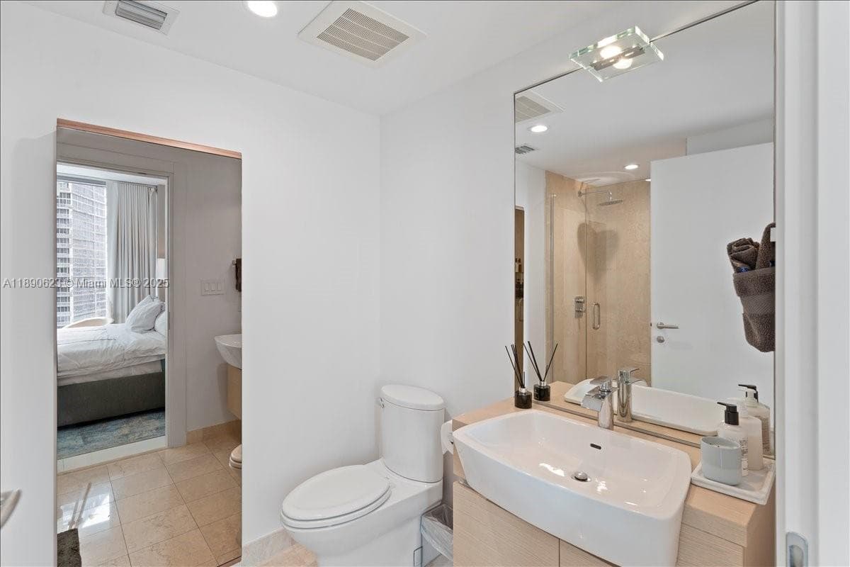 200 Biscayne Boulevard Way # 3608, Miami FL 33131 — 21
