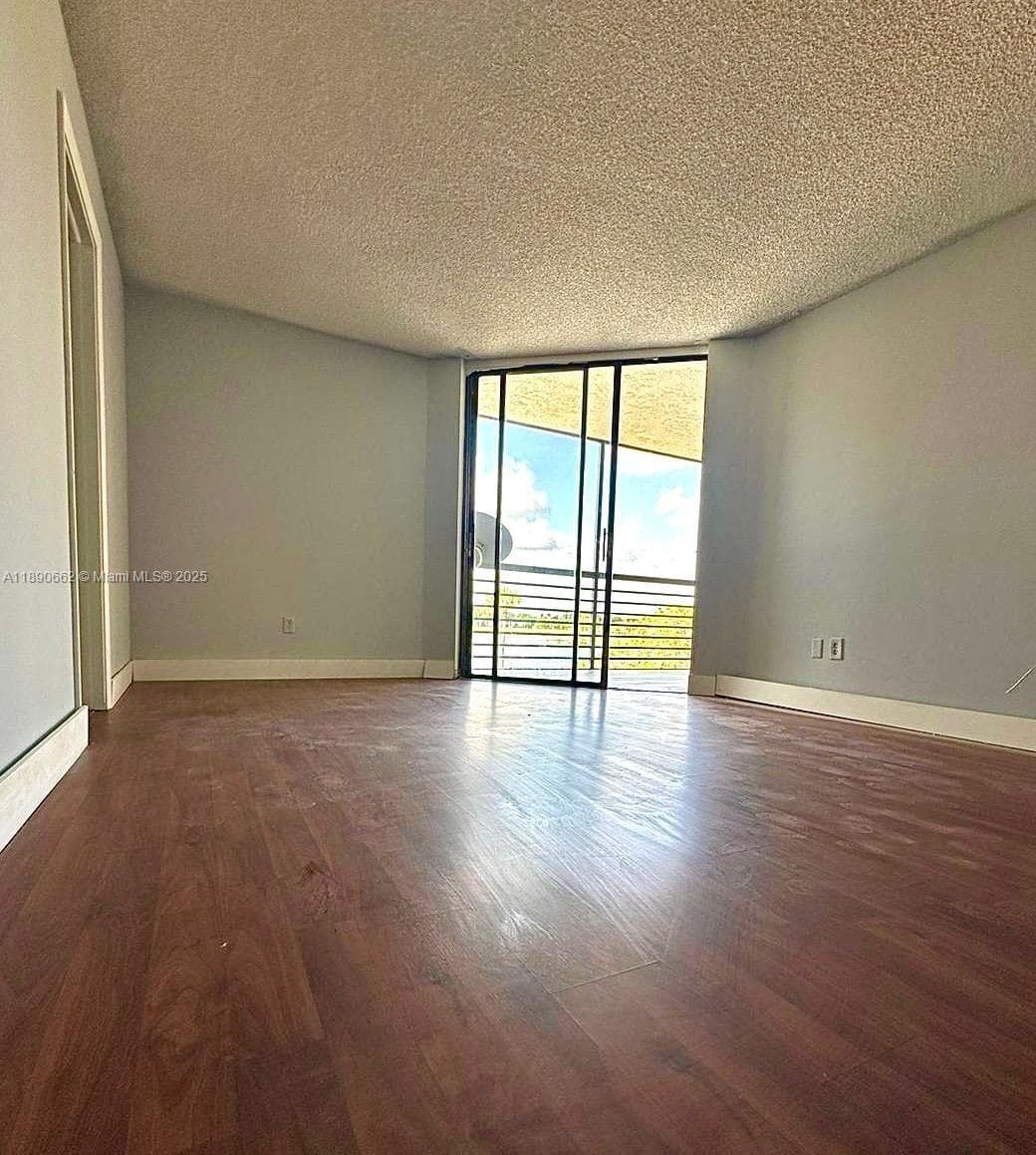 20840 San Simeon Way # 305, Miami FL 33179 — 9
