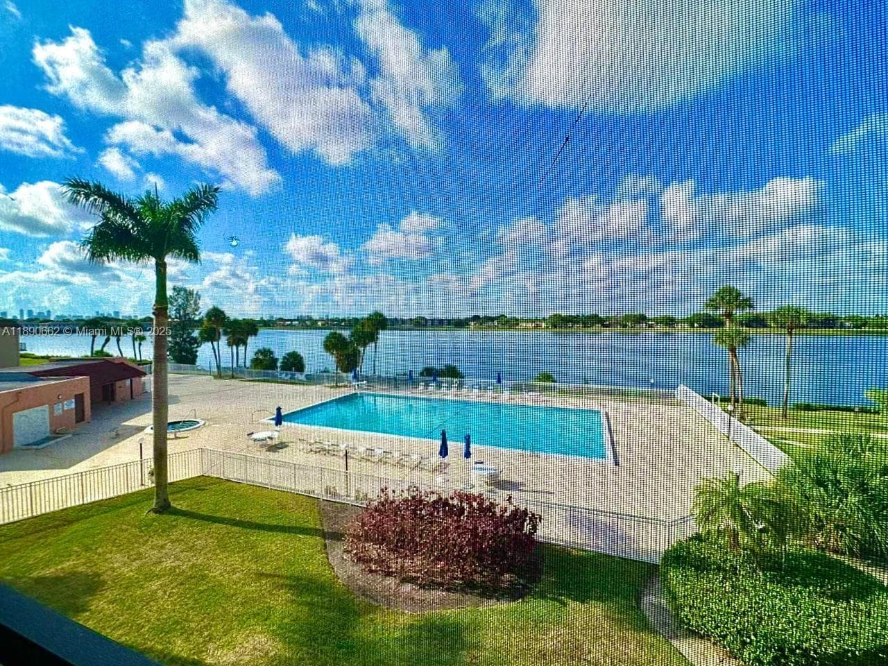 20840 San Simeon Way # 305, Miami FL 33179 — 19