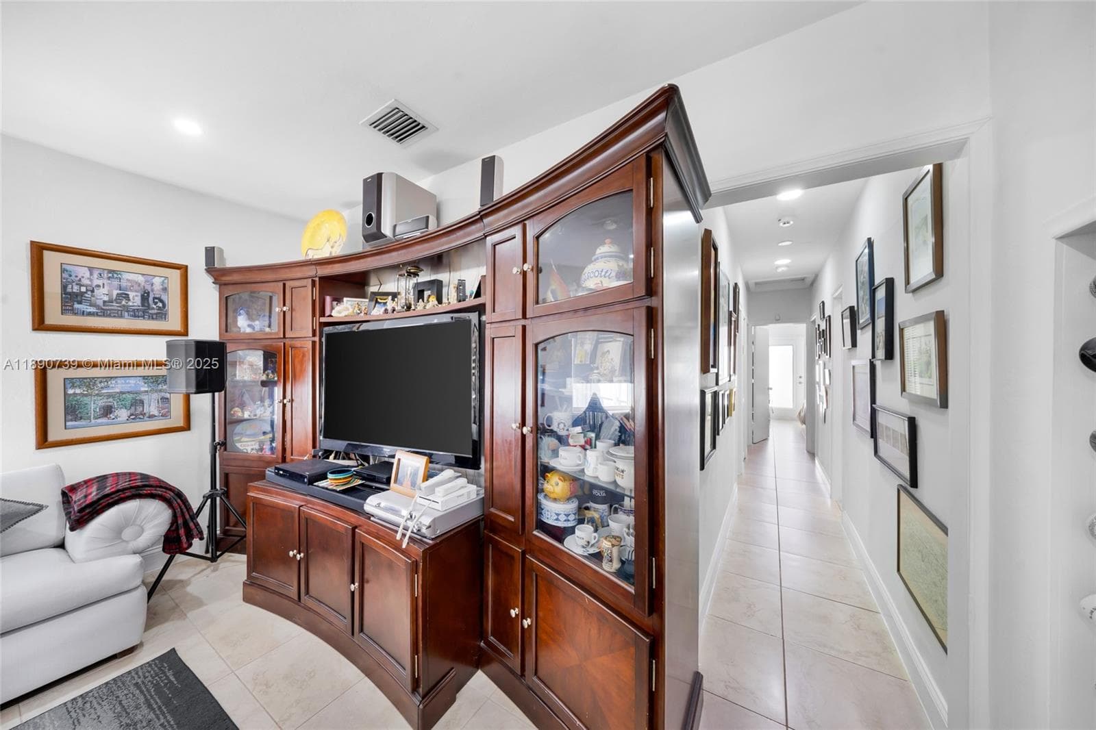 1980 NE 173rd St, North Miami Beach FL 33162 — 12