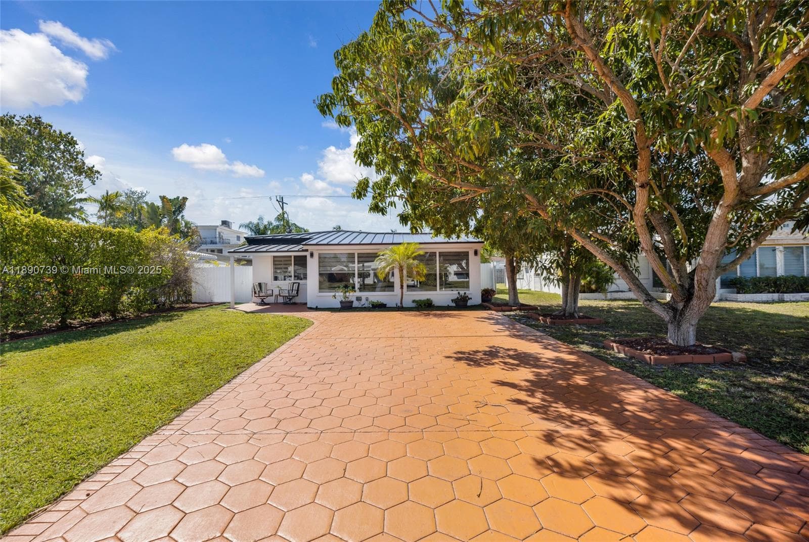 1980 NE 173rd St, North Miami Beach FL 33162 — 33