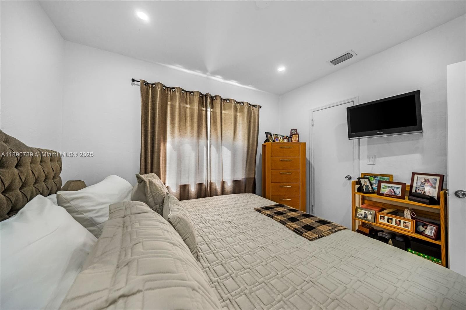 1980 NE 173rd St, North Miami Beach FL 33162 — 15
