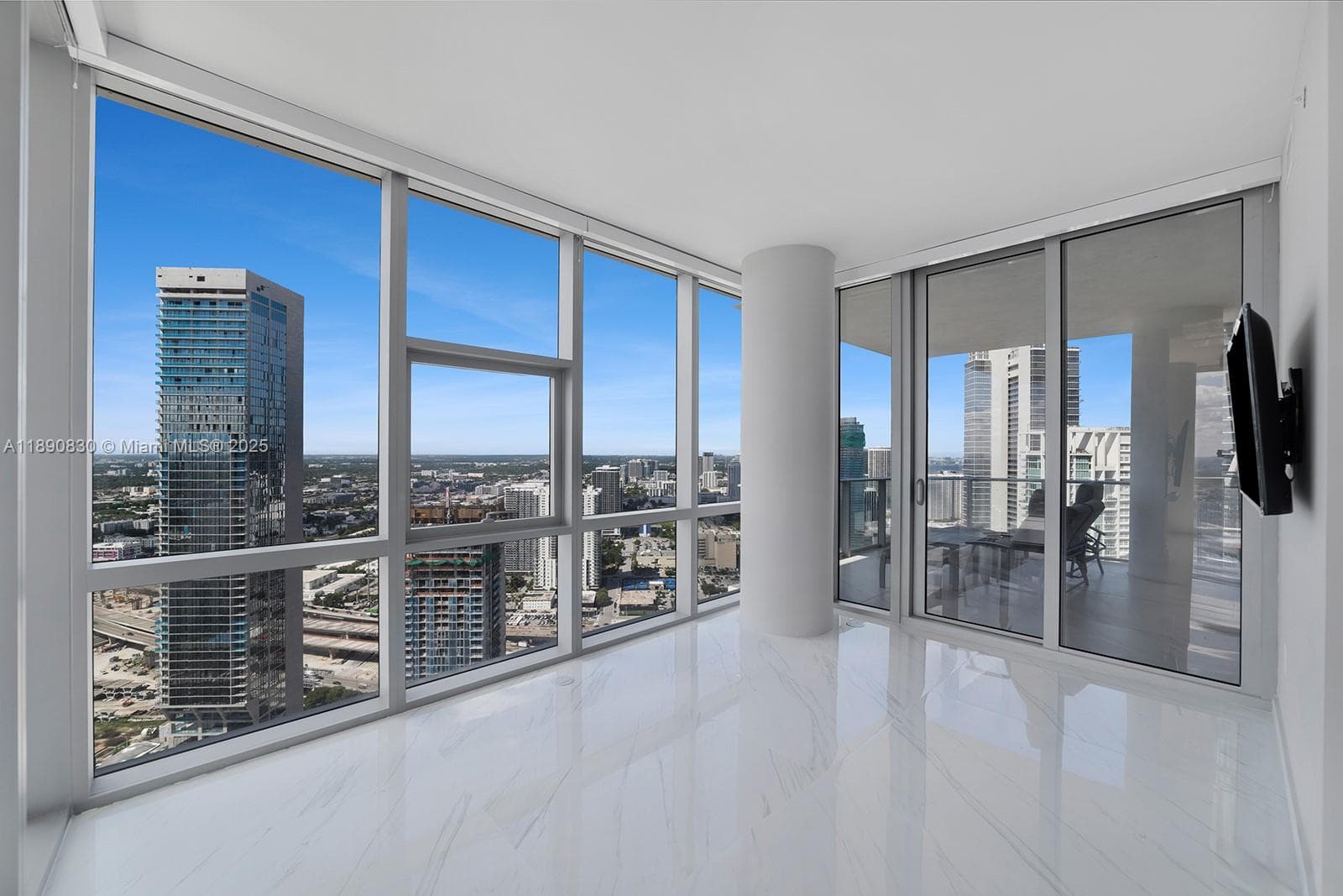851 NE 1st Ave, Miami FL 33132 — 13